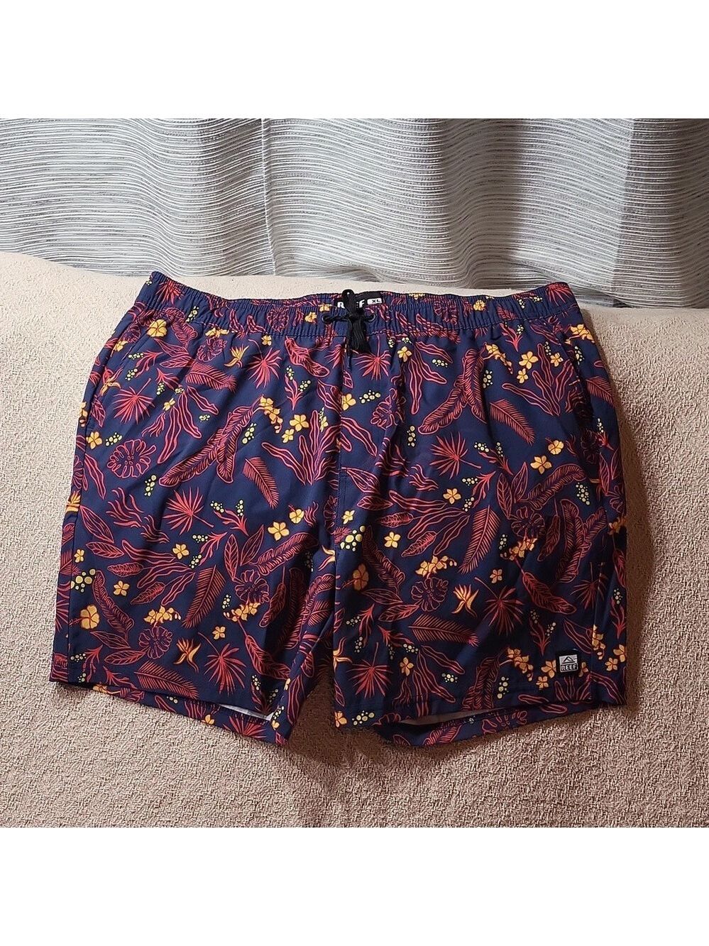 Reef Men's Everett Tropical Floral Swim Trunks Blue Red Sz XL